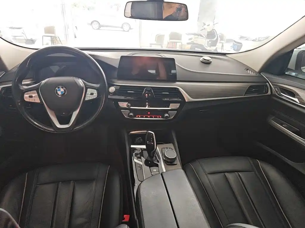 BMW 6 Series GT 2020 — фото 10