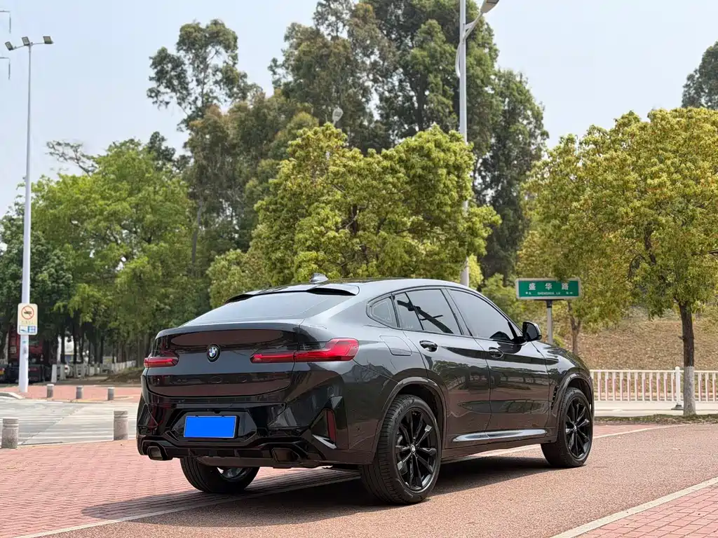 BMW X4 2022 — фото 9