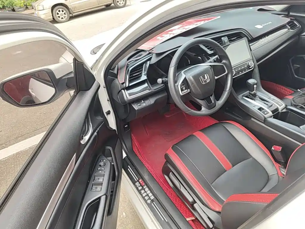 Honda Civic 2018 — фото 16