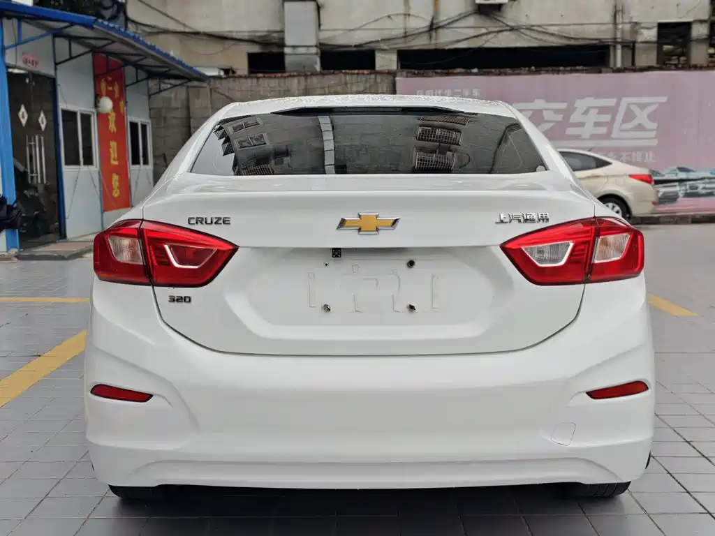 Chevrolet Cruze 2018 — фото 16
