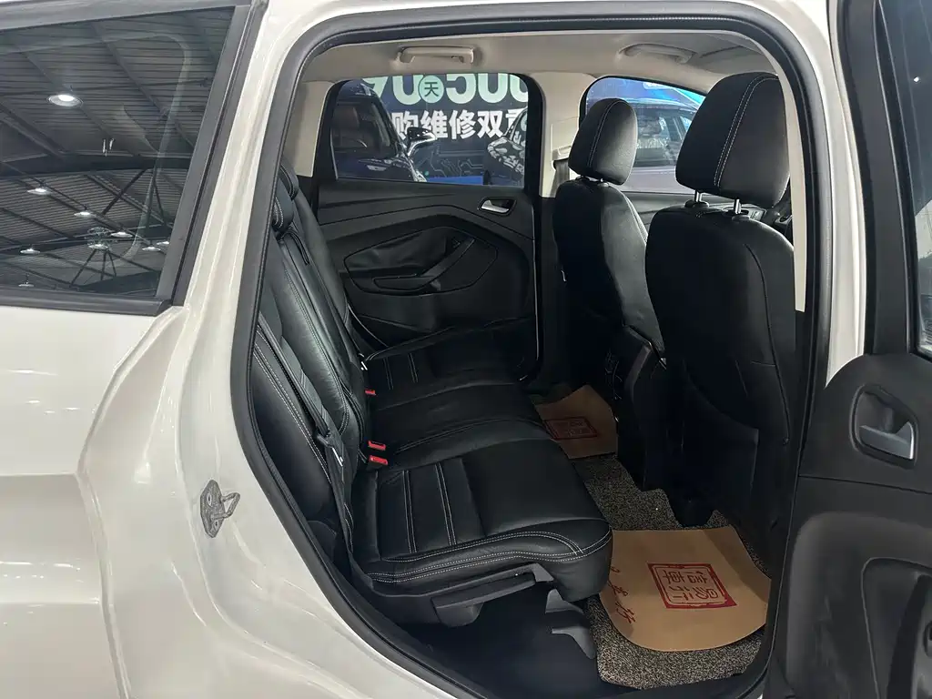 Ford Kuga 2015 — фото 9