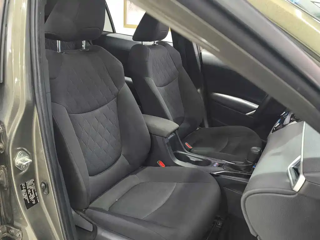 Toyota Corolla Cross 2022 — фото 12