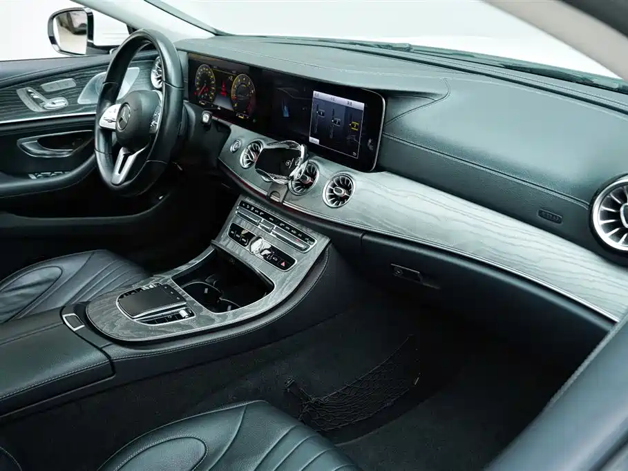 Mercedes-Benz CLS 2020 — фото 13