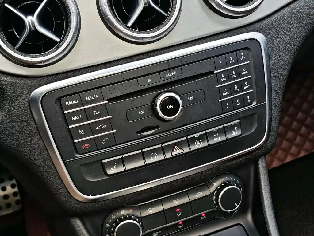 Mercedes-Benz CLA 2015 — фото 13