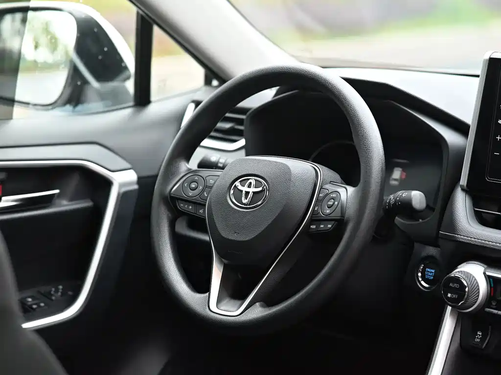 Toyota RAV4 2020 — фото 7