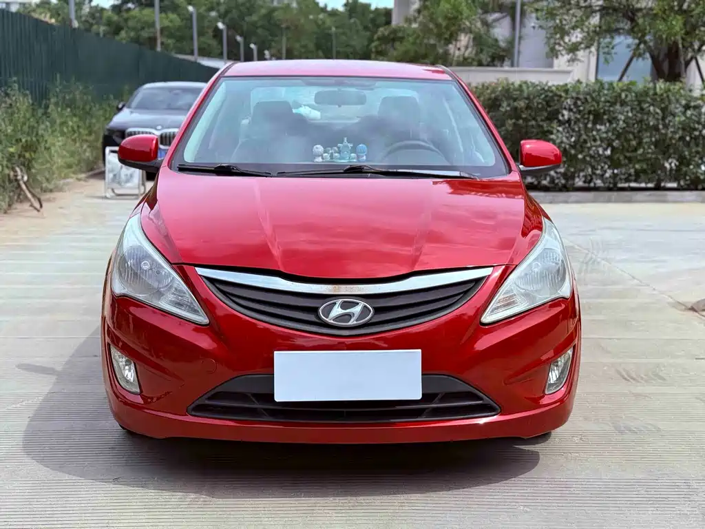 Hyundai Accent 2014 — фото 2