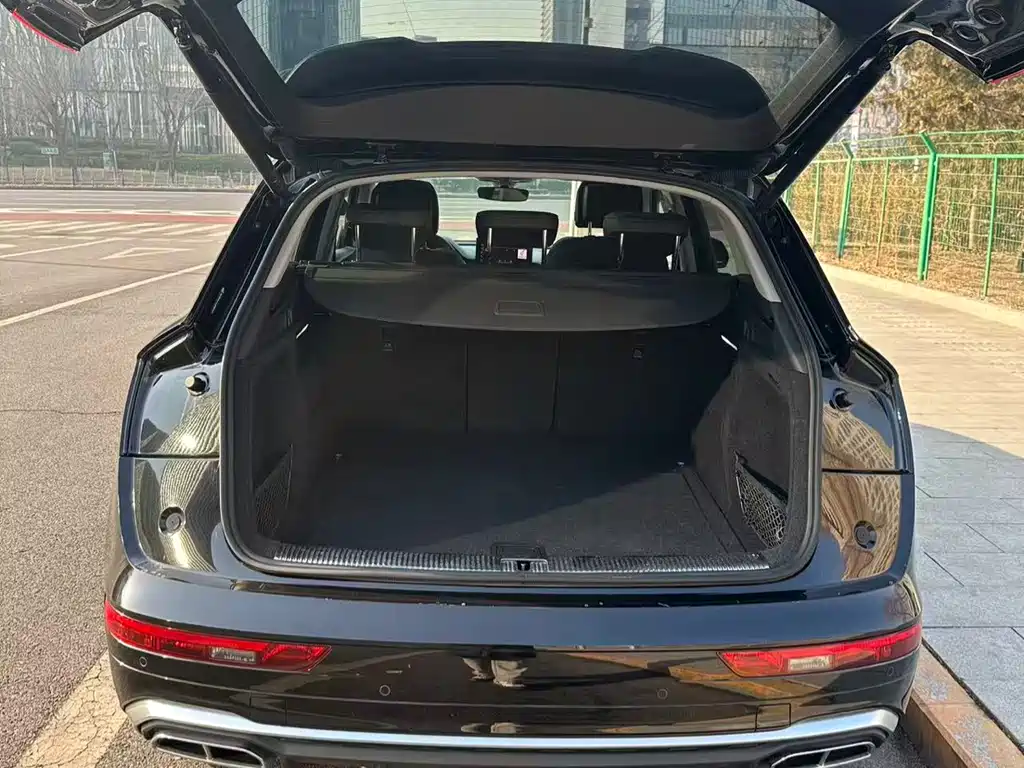 Audi Q5L 2023 — фото 8