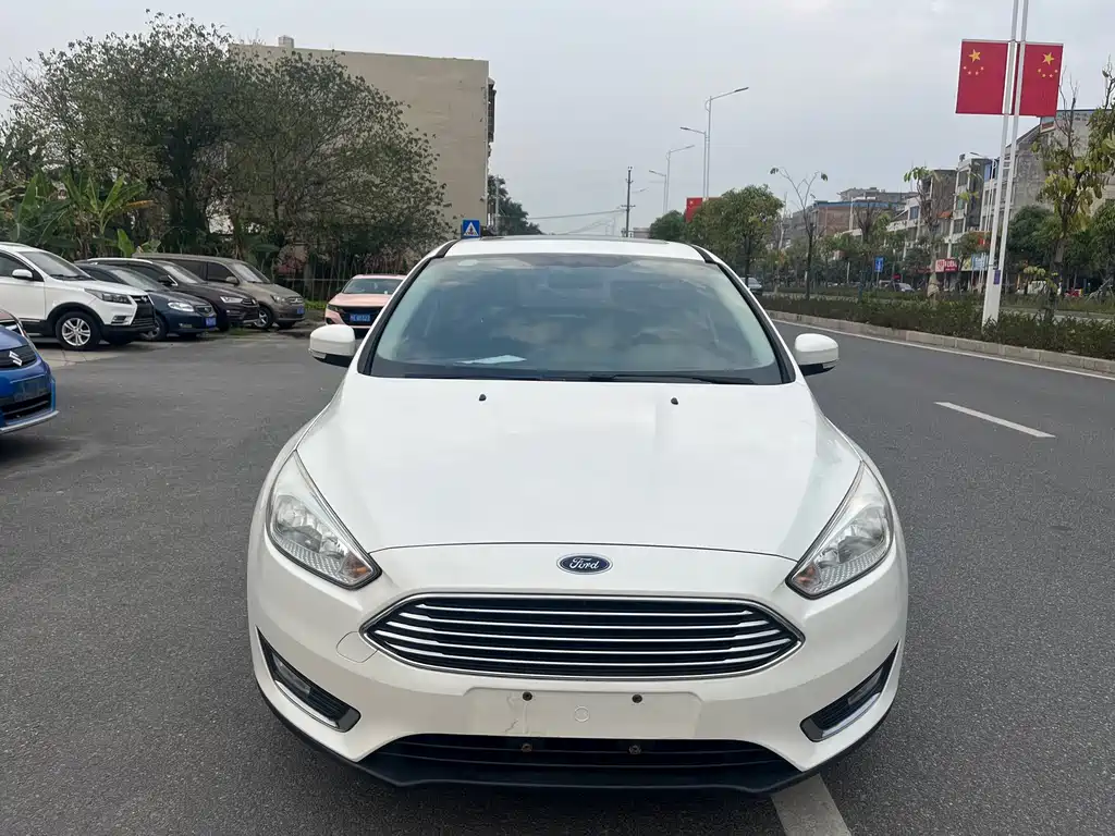 Ford Focus 2015 — фото 3