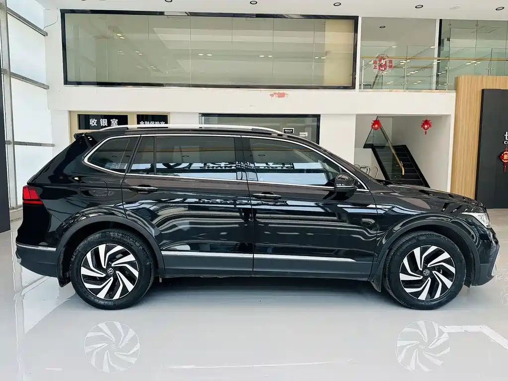 Volkswagen Tiguan L 2022