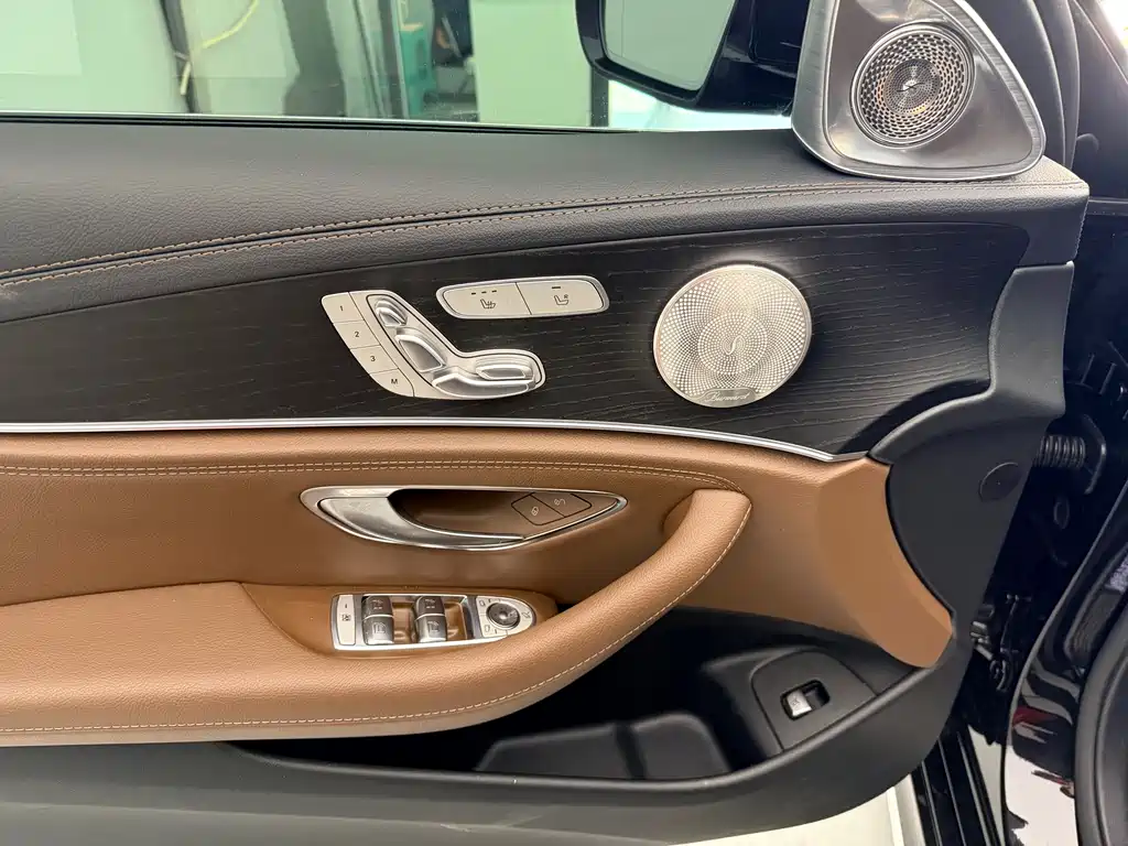 Mercedes-Benz E-Class 2023 — фото 8