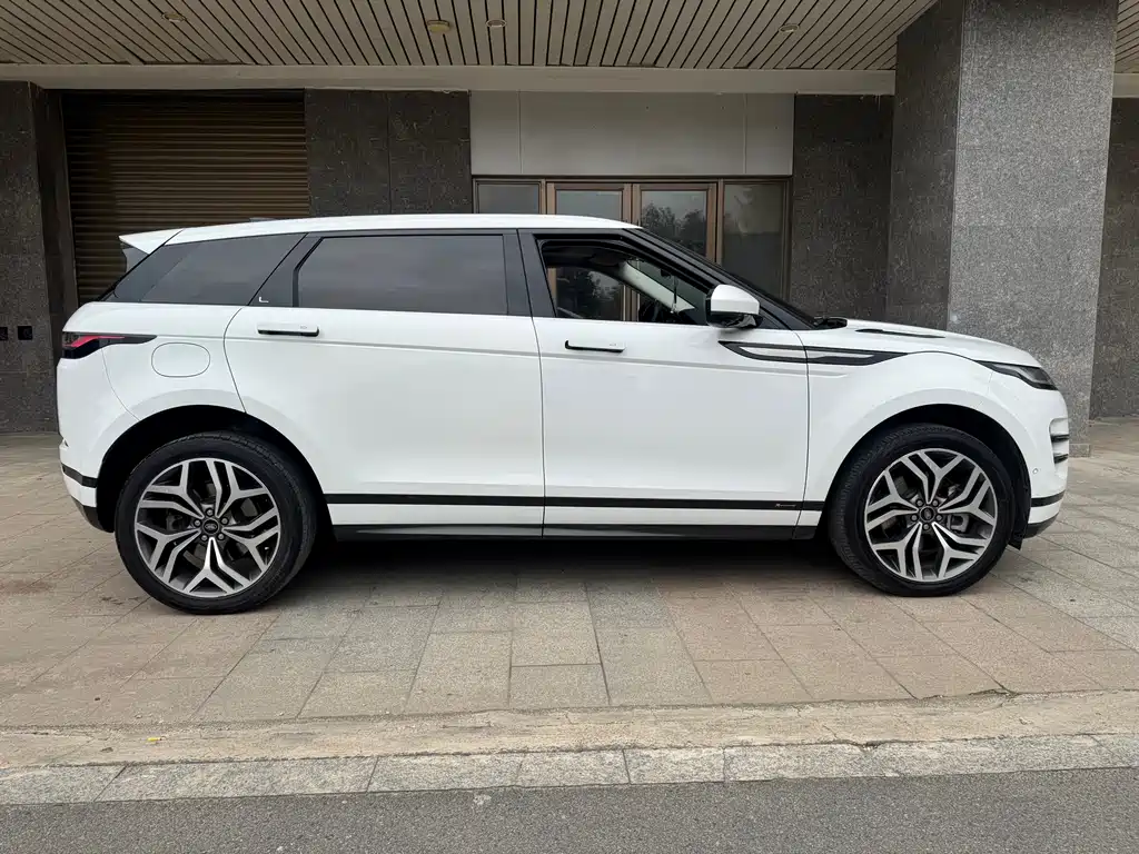 Land Rover Evoque 2023 — фото 5