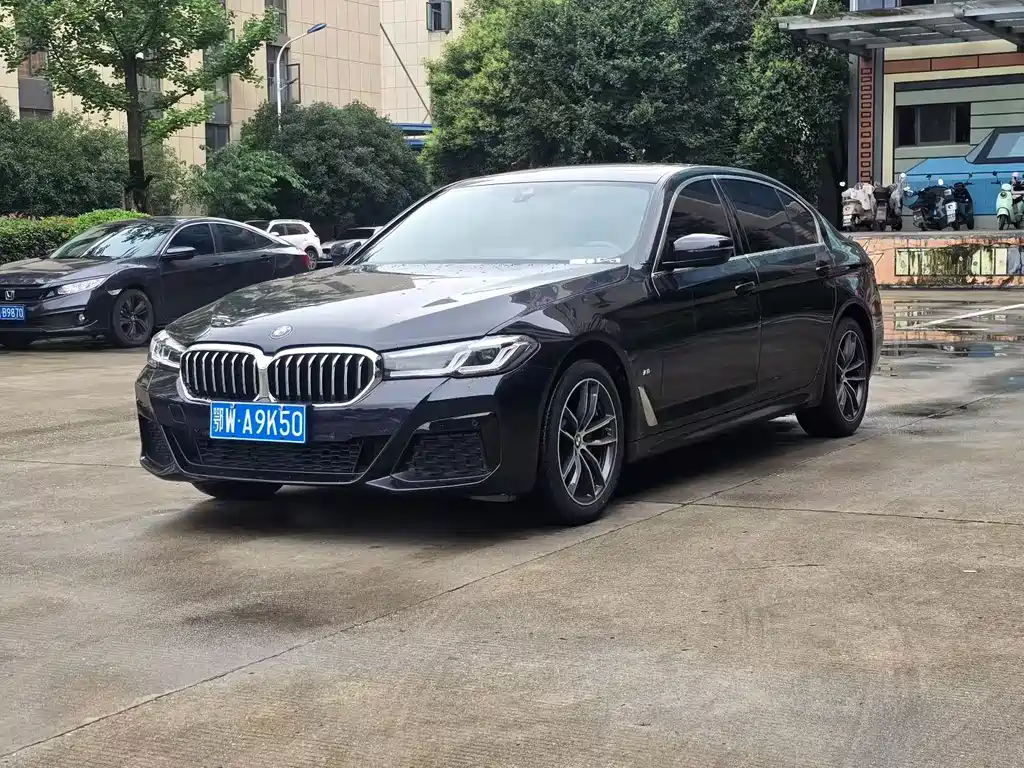BMW 5 Series 2023 — фото 1