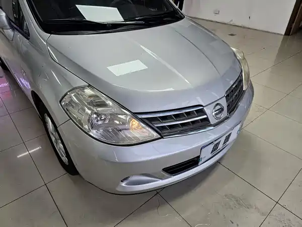 Nissan Tiida 2009