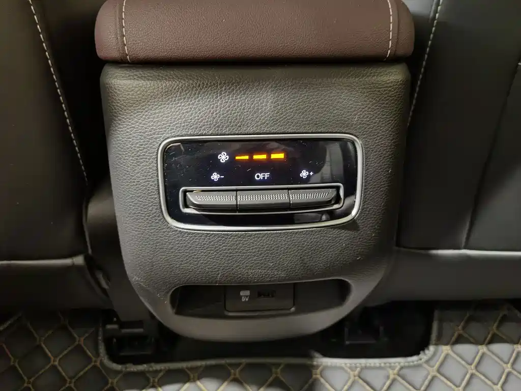 GAC Trumpchi M6 2023 — фото 15