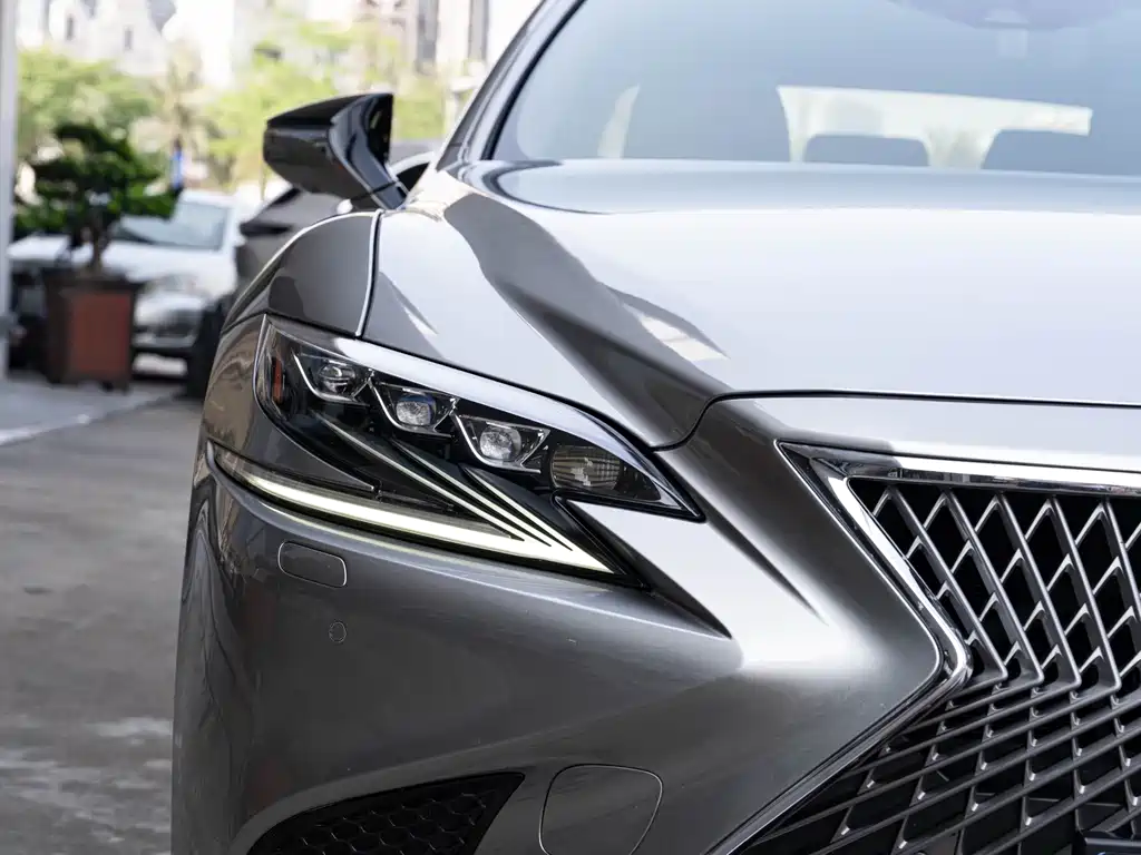 Lexus LS 2018 — фото 6