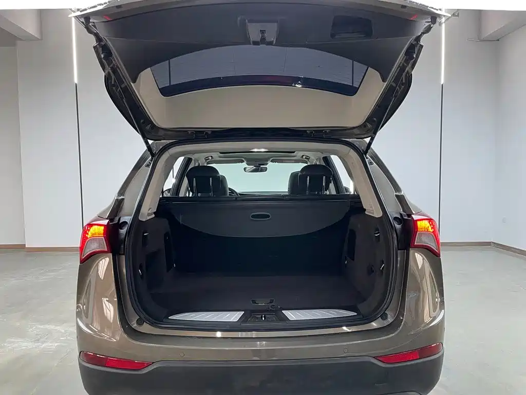 Buick Envision Plus 2018 — фото 30