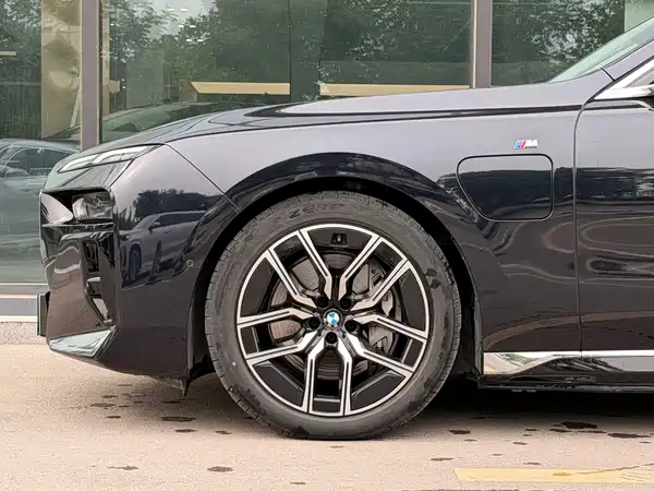 BMW i7 2024