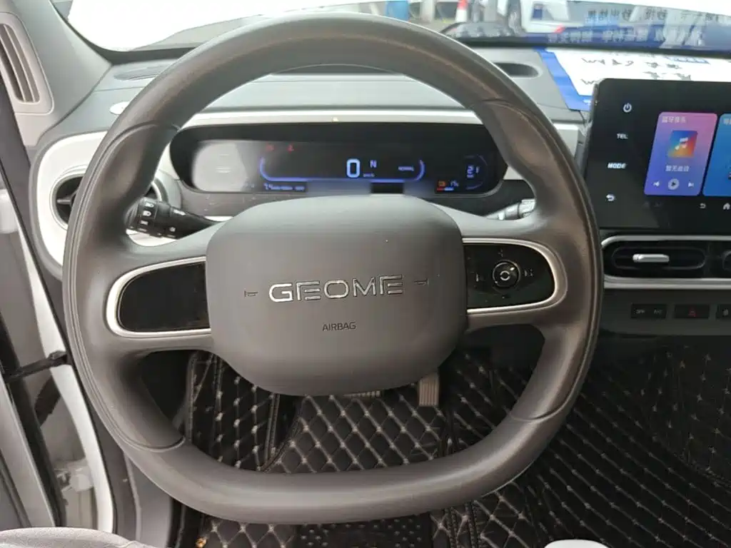 Geely Galaxy Panda 2025 — фото 11