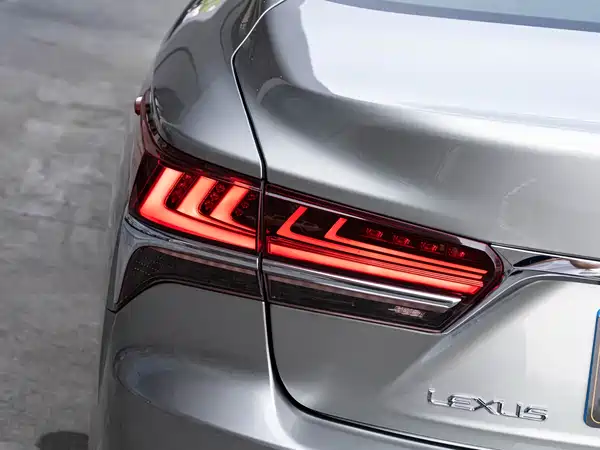 Lexus LS 2018