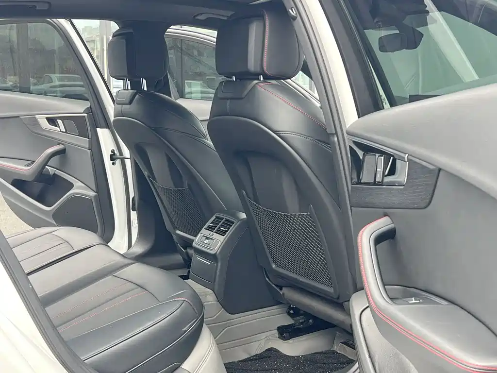 Audi A4L 2025