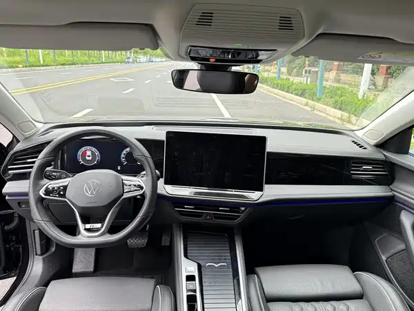 Volkswagen Magotan 2025