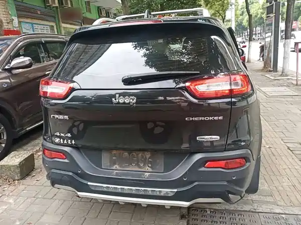Jeep Cherokee 2016