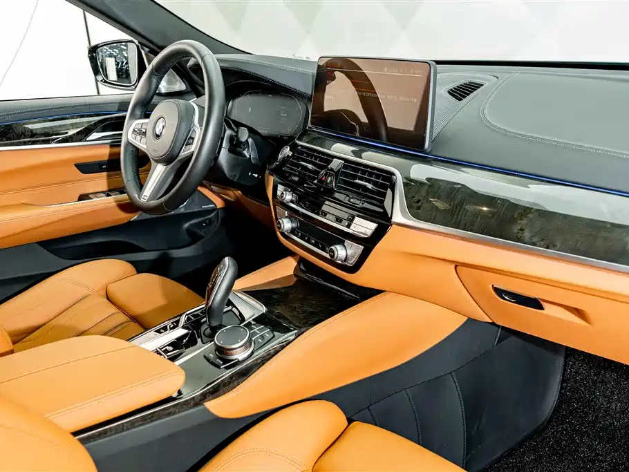 BMW 6 Series GT 2024 — фото 19