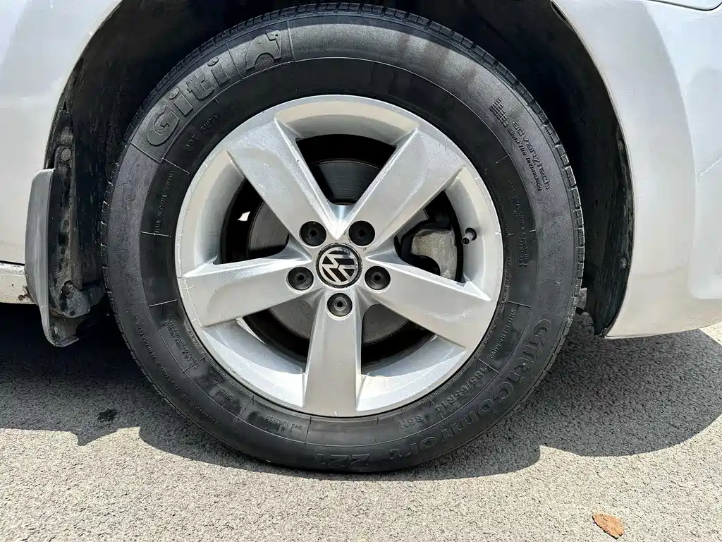 Volkswagen Jetta 2016 — фото 12