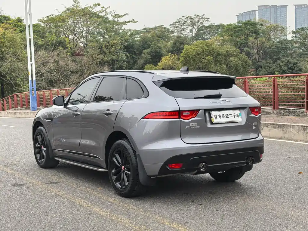 Jaguar F-PACE 2020 — фото 21