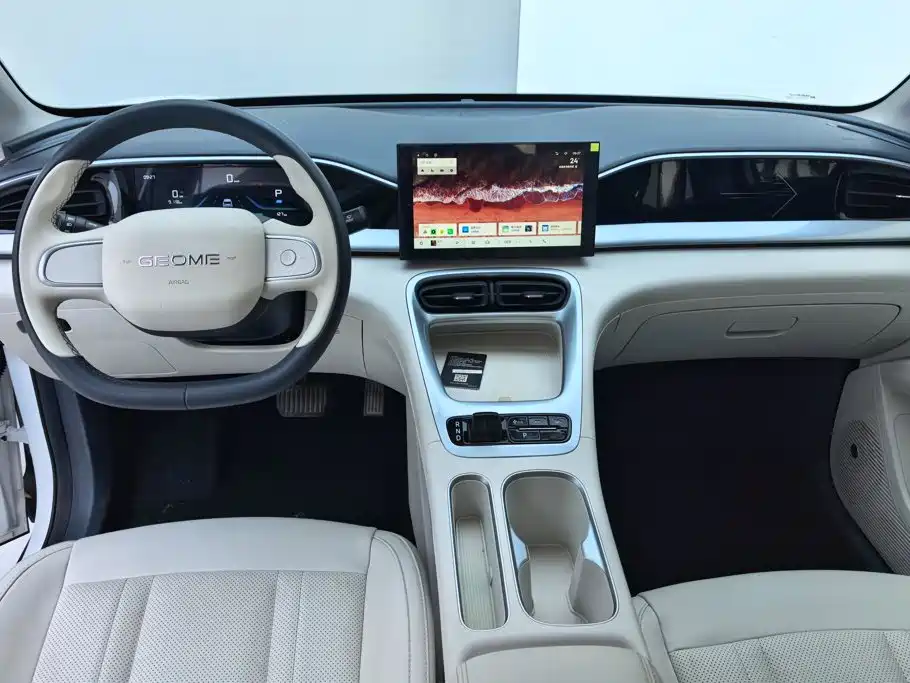 Geely Galaxy Starwish 2025 — фото 12
