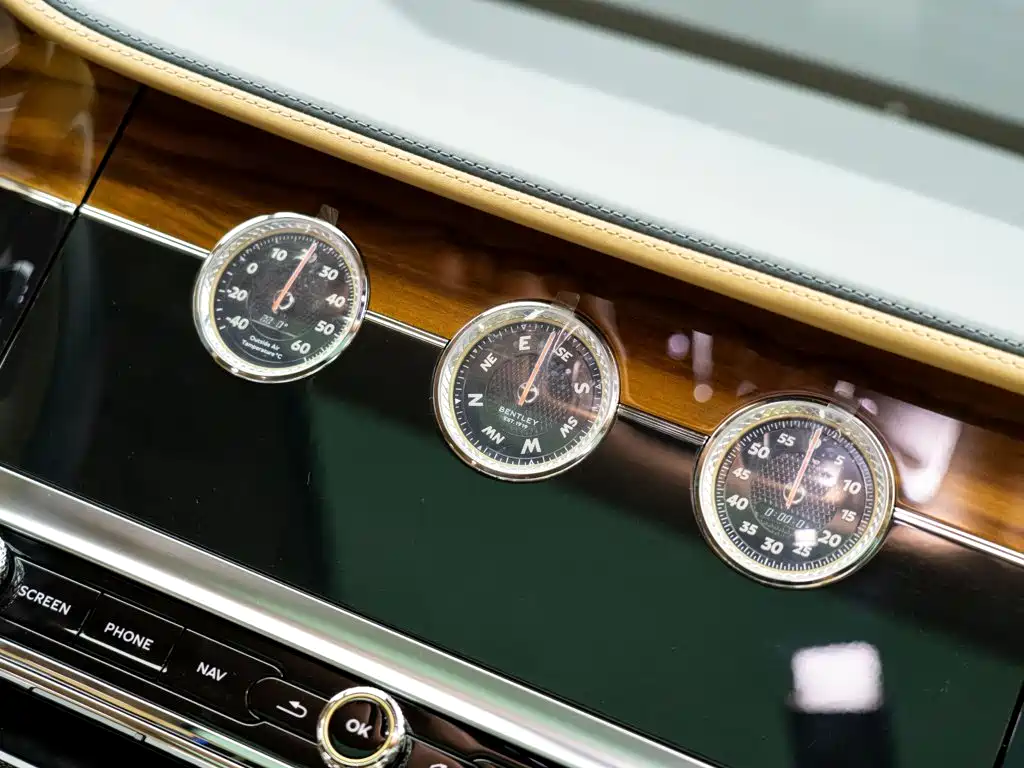 Bentley Flying Spur 2021 — фото 18