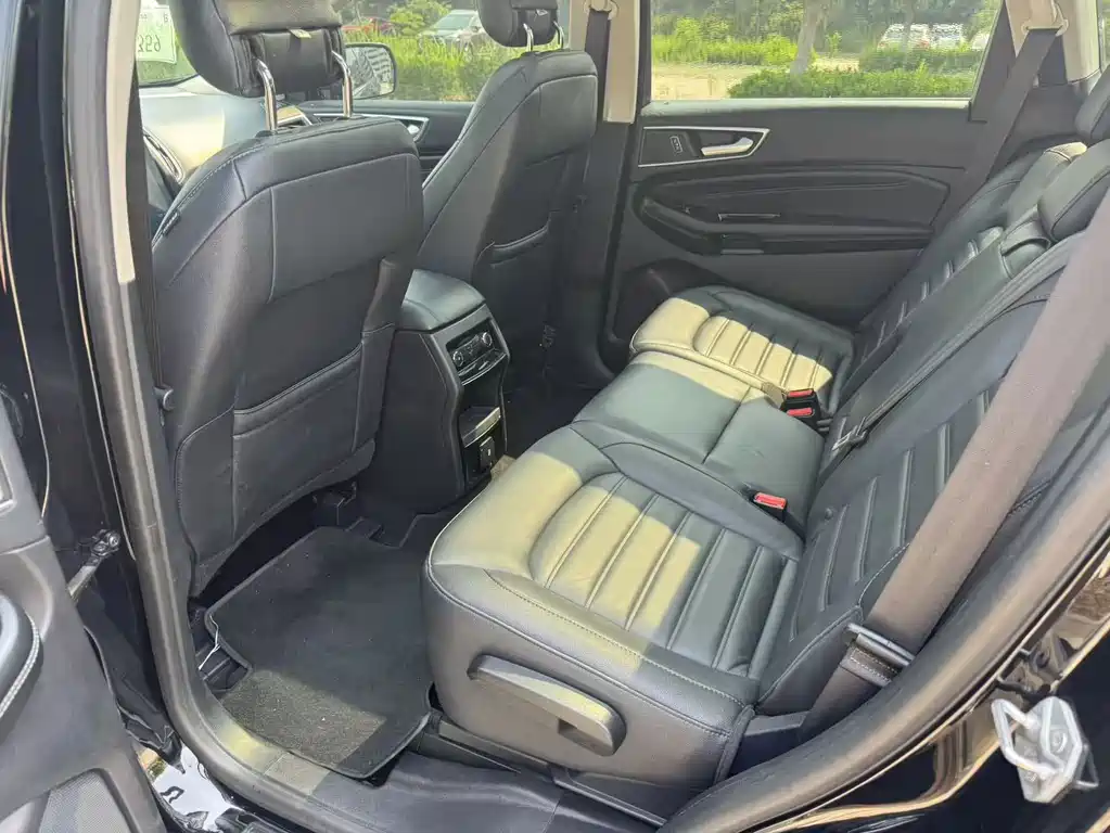Ford Edge 2020 — фото 11