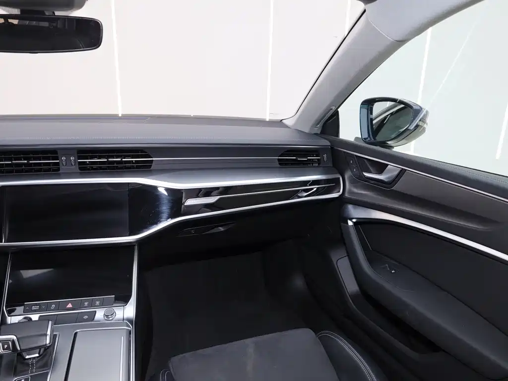Audi A7L 2024 — фото 16