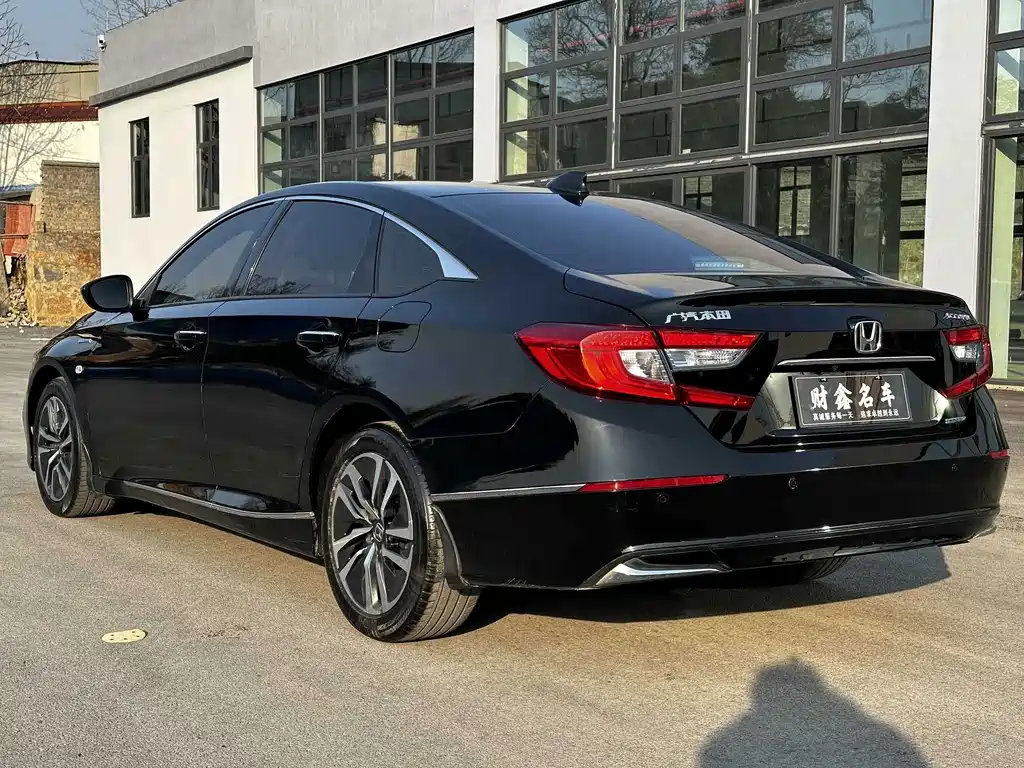 Honda Accord 2019 — фото 16