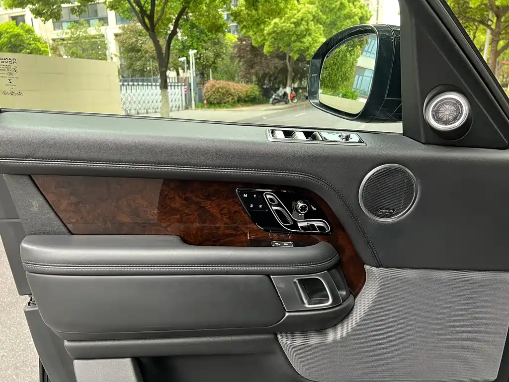 Land Rover Range Rover 2021 — фото 14
