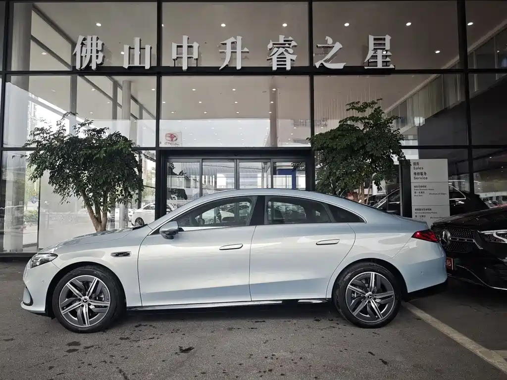 Mercedes-Benz CLA EV 2025 — фото 3