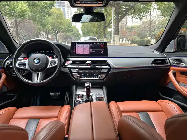 BMW M5 2021
