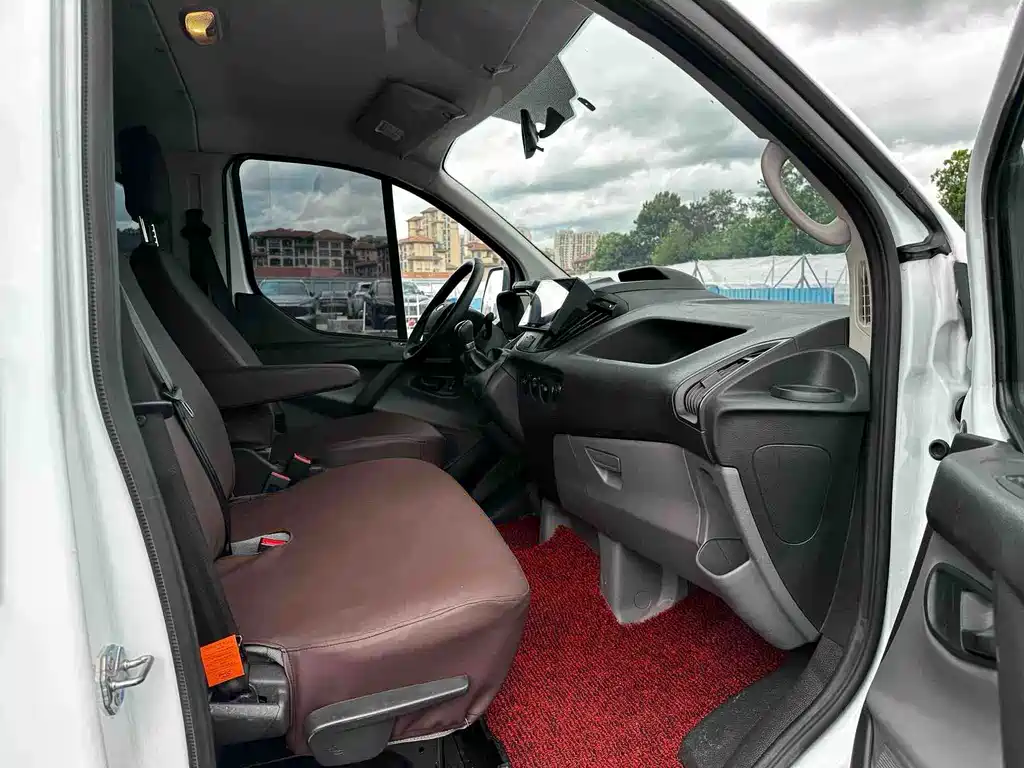 Ford Transit 2023 — фото 4