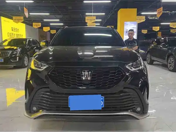 Toyota Crown Kluger 2024