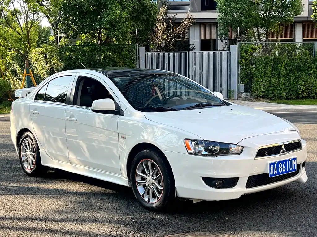 Mitsubishi Lancer EX 2012 — фото 3