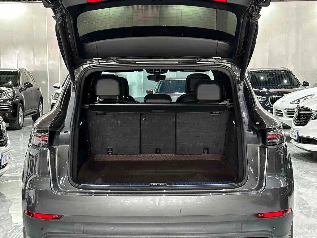 Porsche Cayenne 2023 — фото 22