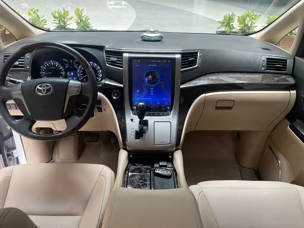 Toyota Alphard 2014 — фото 11