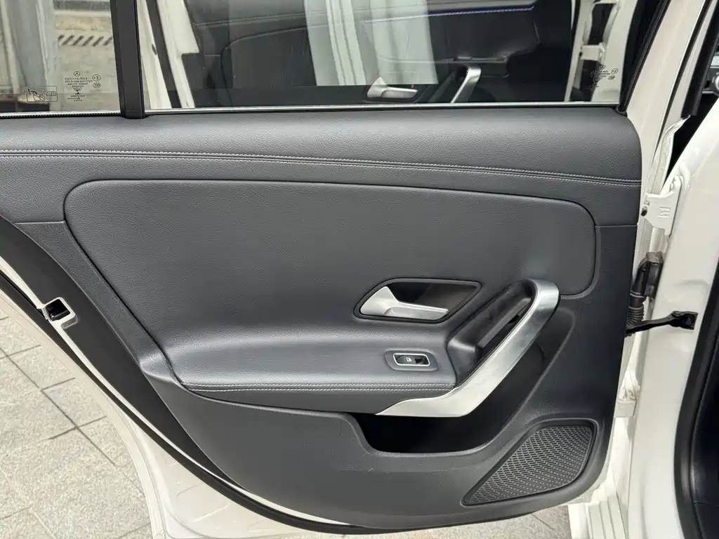 Mercedes-Benz A-Class 2022 — фото 15