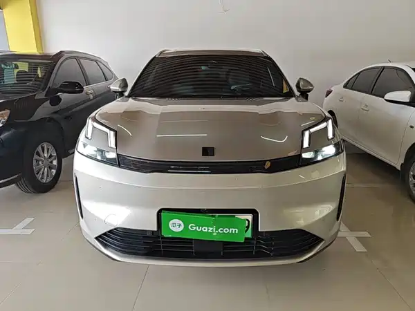 Lynk & Co 08 EM-P 2024