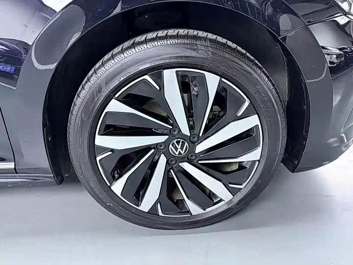 Volkswagen Passat 2024 — фото 16