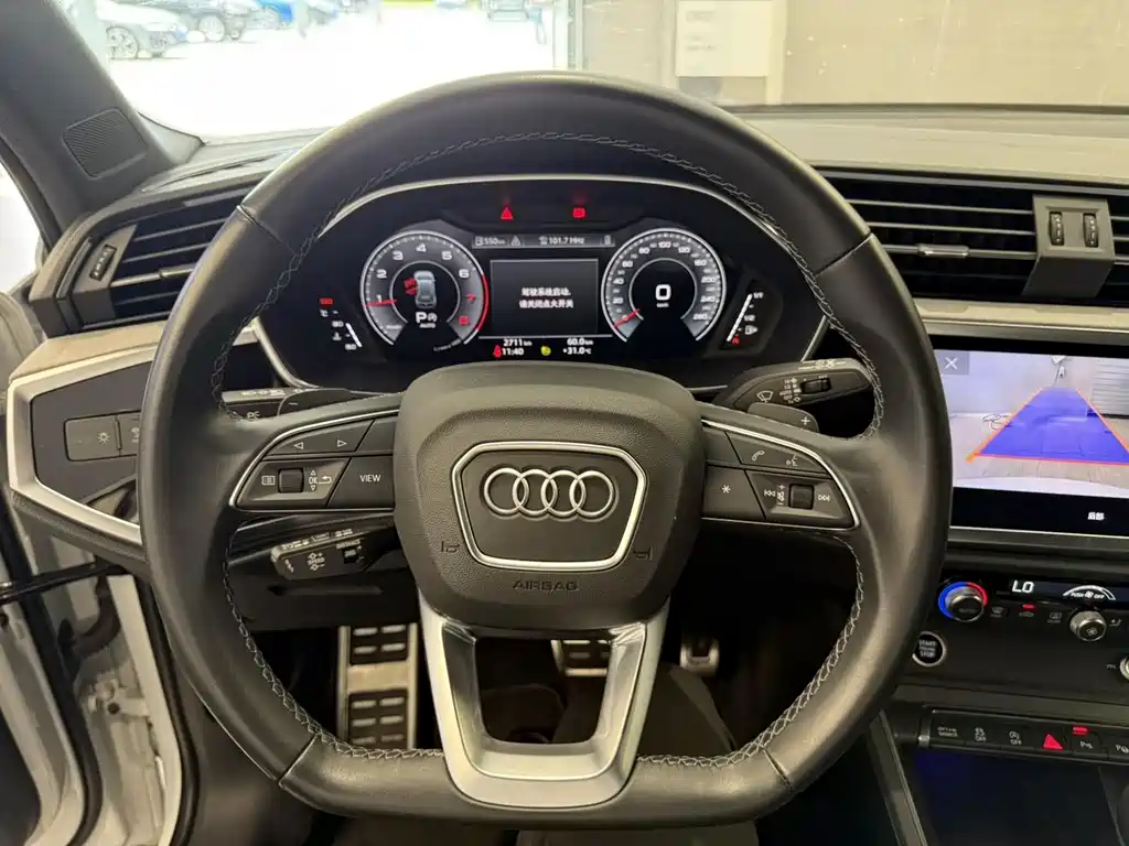Audi Q3 2024 — фото 12