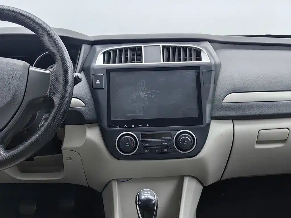 Dongfeng Fengshen A60 2016 — фото 12