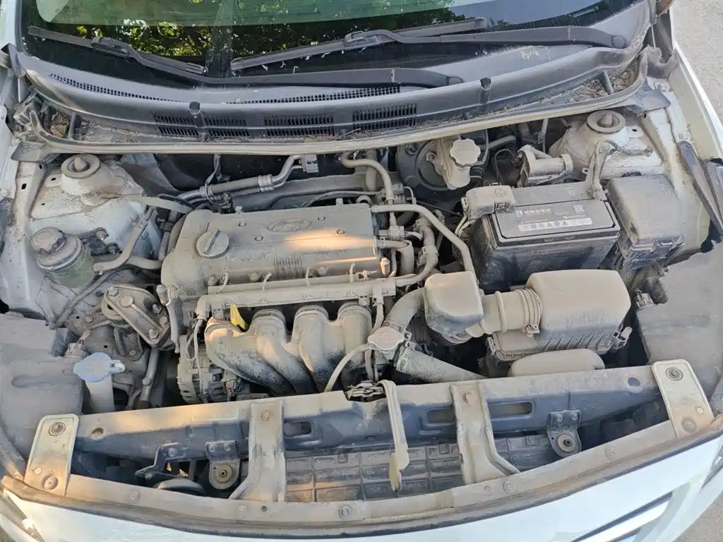 Hyundai Verna 2015 — фото 11