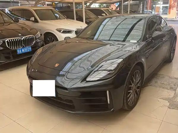 Porsche Panamera 2025