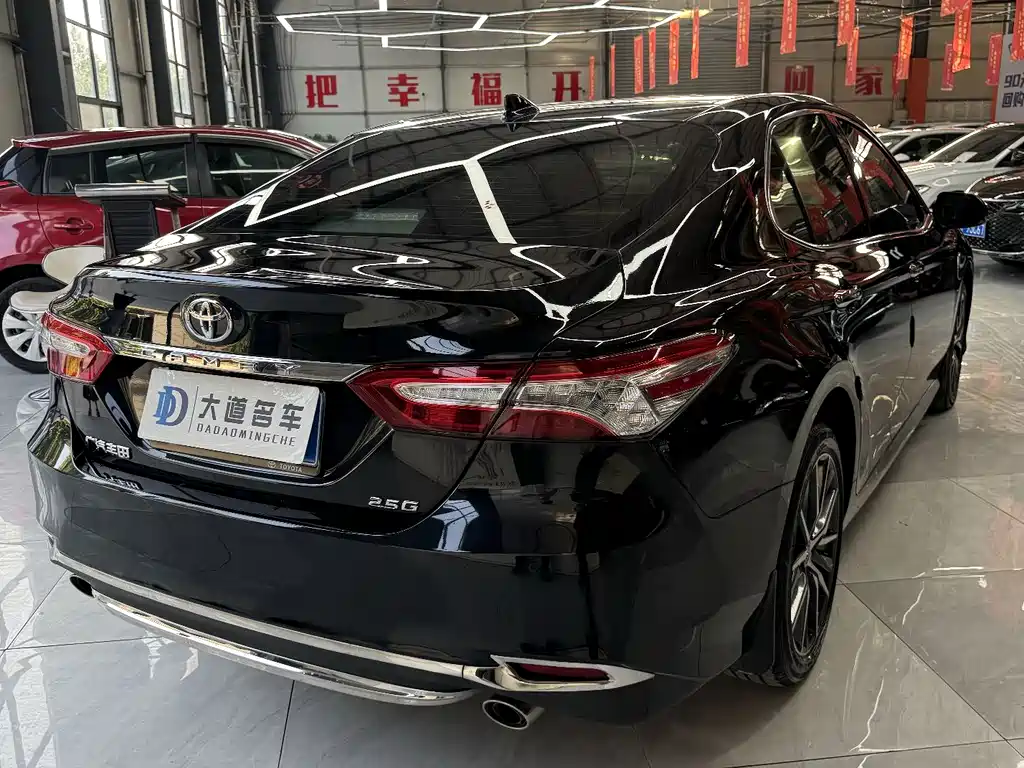 Toyota Camry 2022 — фото 4